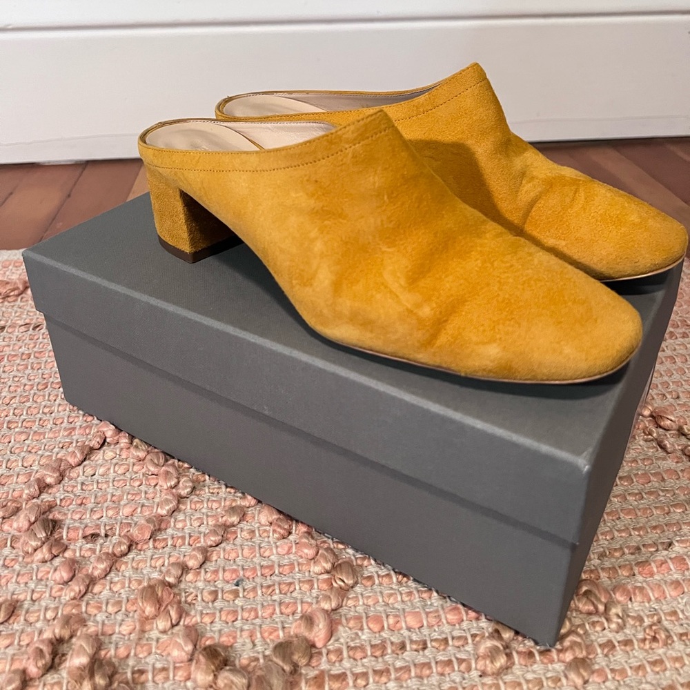Everlane Day Heel Mule - 7.5 in Mustard Suede